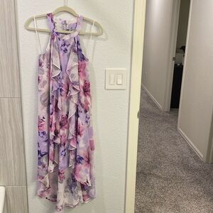 Beautiful Jennifer Lopez Medium Size Flowing Dress